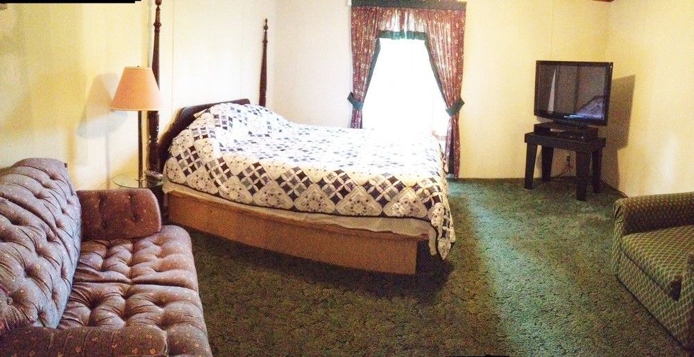 Comfort Green Motel Thayer Bagian luar foto