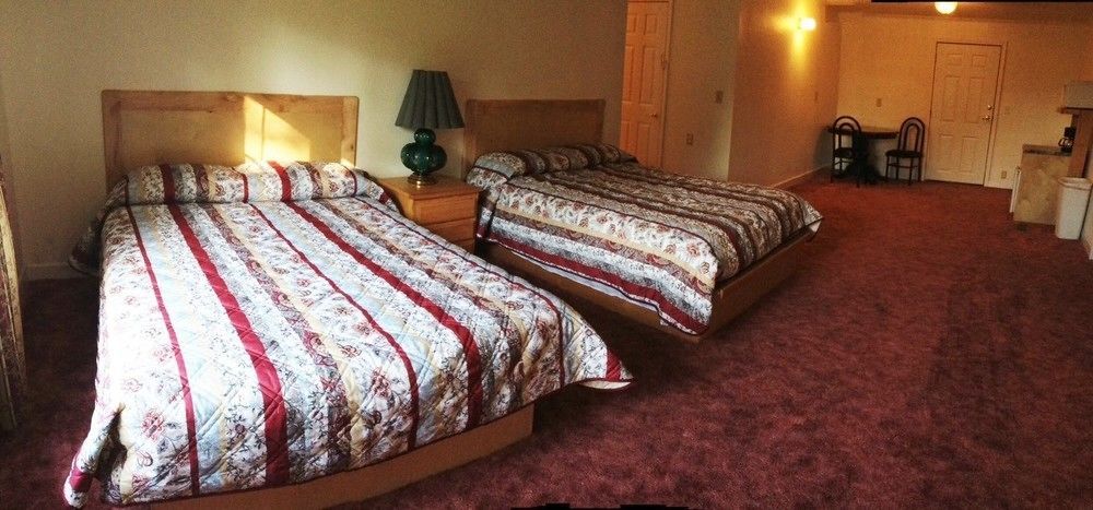 Comfort Green Motel Thayer Bagian luar foto