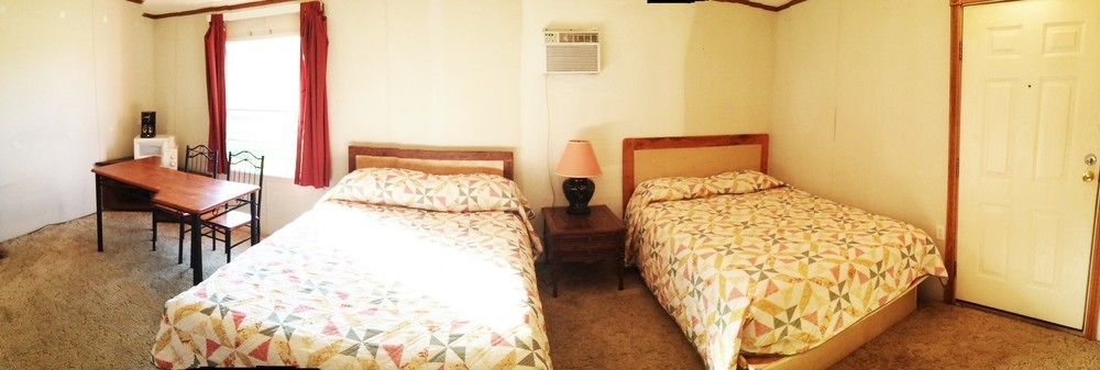 Comfort Green Motel Thayer Bagian luar foto